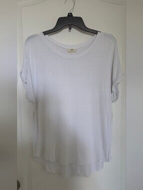 Rebel Society Soft White Short-Sleeve Crewneck Tee Size Large